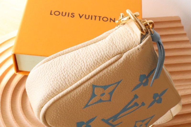 LV Clutch Bags